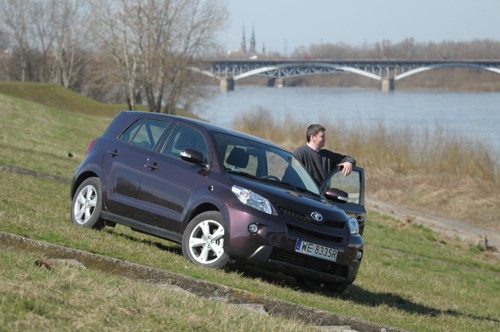 Toyota Urban Cruiser: Mieszczuch udający SUV-a