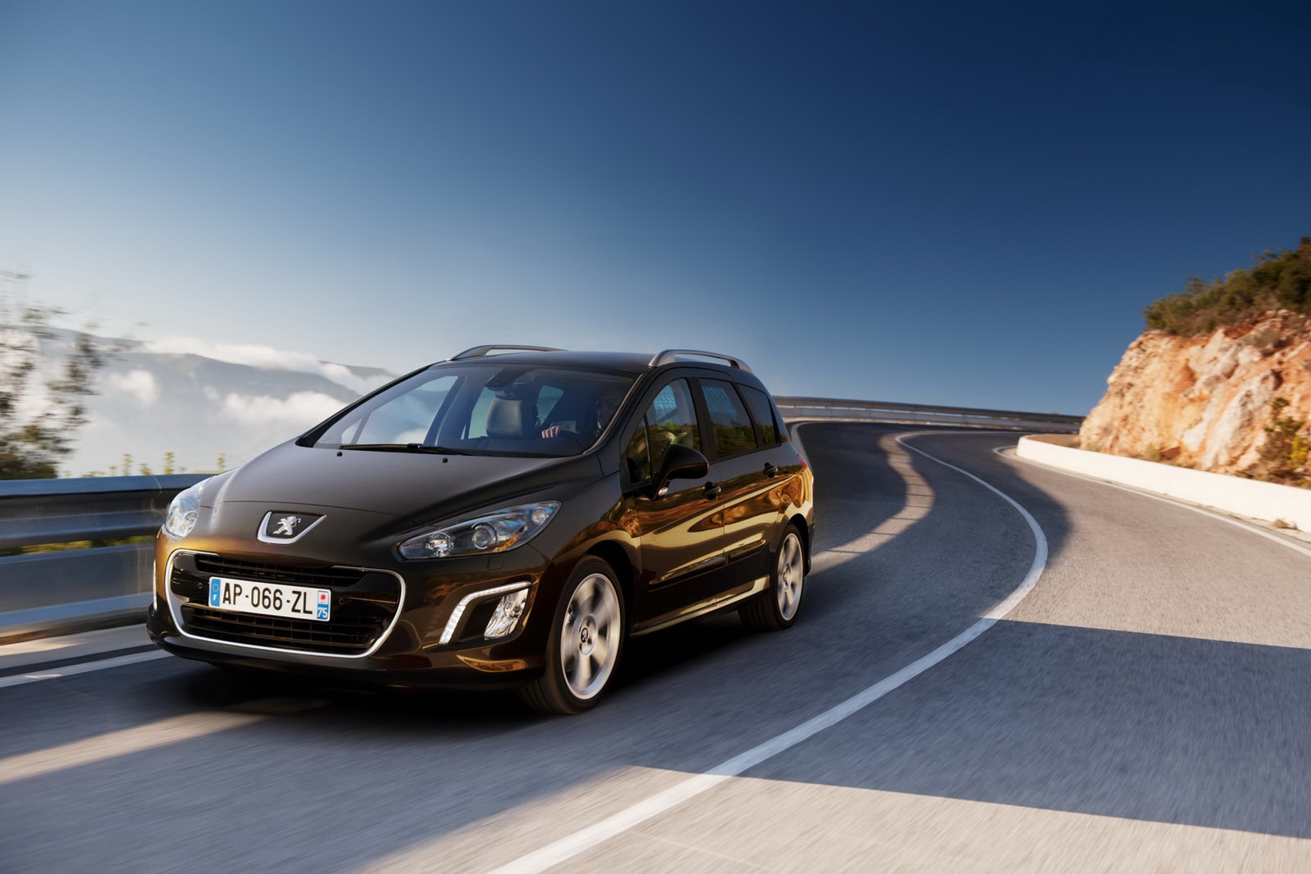 Odmłodzony Peugeot 308 od marca 2011 w sprzedaży