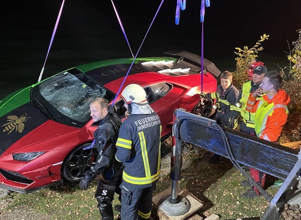 Wjechał Lamborghini do jeziora. Pomylił gaz z hamulcem