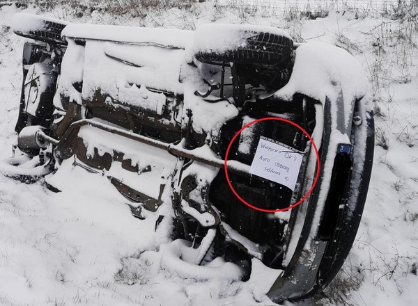 Nie było kierowcy, była za to nietypowa kartka. Policjanci zaskoczeni
