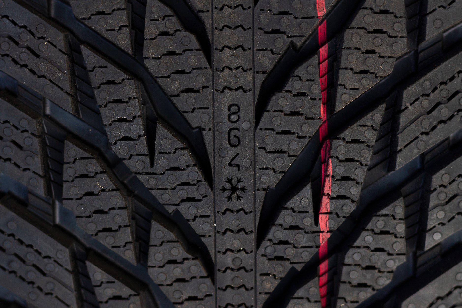 Kilka cyfr na bieżniku pokaże nam, czy powinniśmy wymienić opony