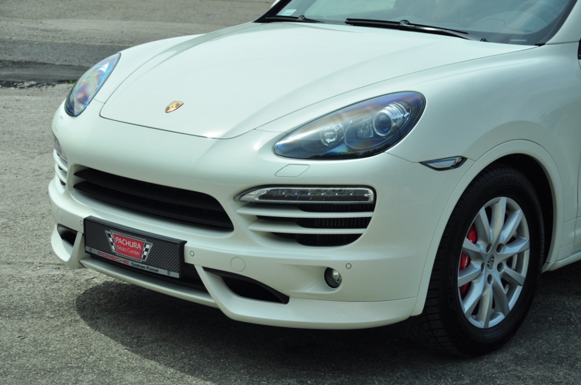 Porsche Cayenne z Pachura Moto Center