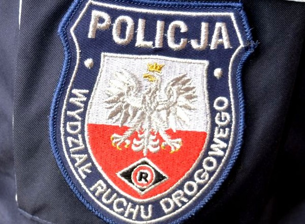 Policjanci zauważyli 22-latka za kierownicą BMW. W ogóle nie powinien tam siedzieć