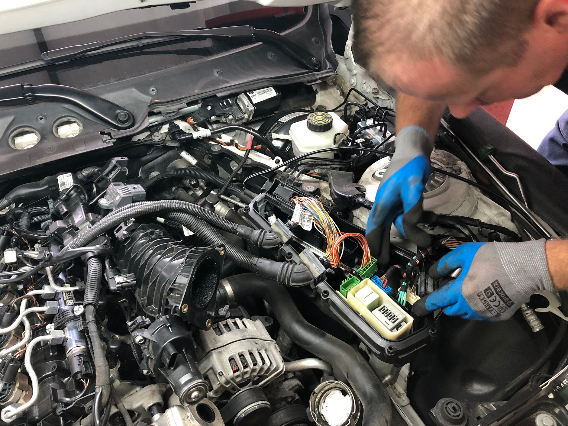 Czyszczenie układu dolotowego diesla common rail – krok po kroku