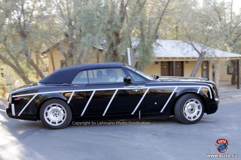 Spy Photos: luksusowy kabriolet Rolls-Royce Corniche