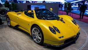 Pagani Zonda wylądowało w rowie pod Pragą. Będzie drogo!