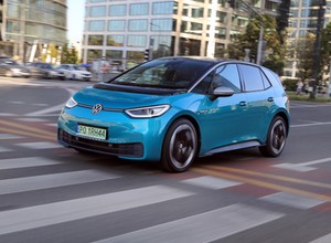 Auta elektryczne i hybrydowe będą głośniejsze, już od 1 lipca