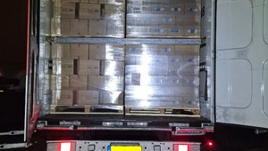 Ukradli ciężarówkę, żeby ukraść naczepę. W tle towar o wartości pół miliona euro