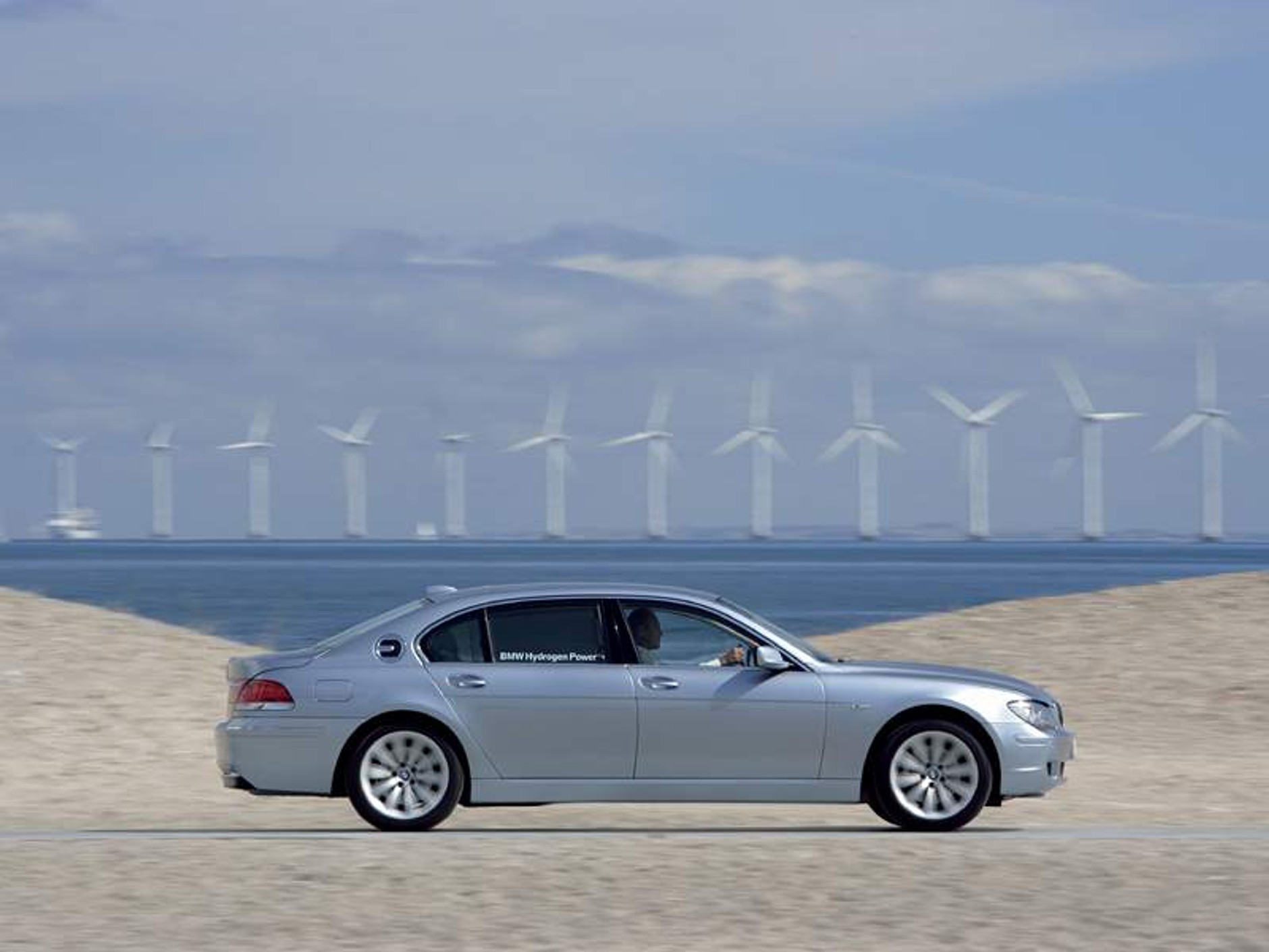 Wodorowa limuzyna BMW – popyt większy od podaży