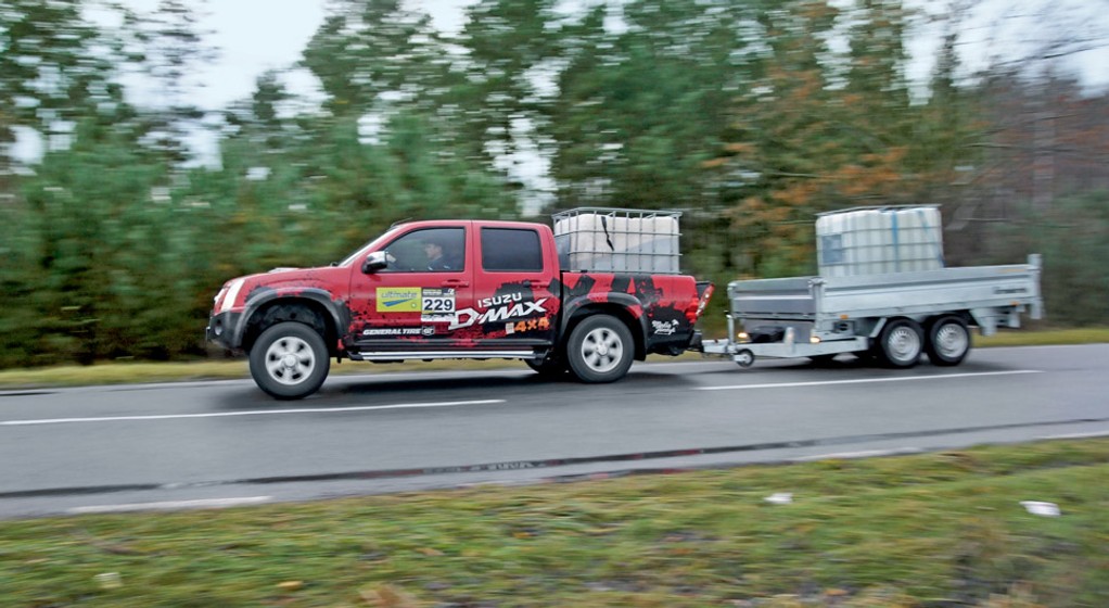 Nie za ciężko? Wbrew pozoro,m przeładować auto lub przyczepę jest naprawdę łatwo. 