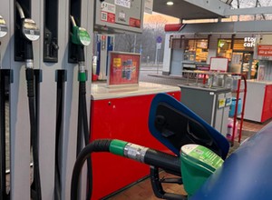 Nowe ceny paliw od poniedziałku. Dwa się zrównają, a trzecie potanieje
