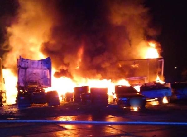 W Rusocinie spłonęło 16 pojazdów. Straty są gigantyczne