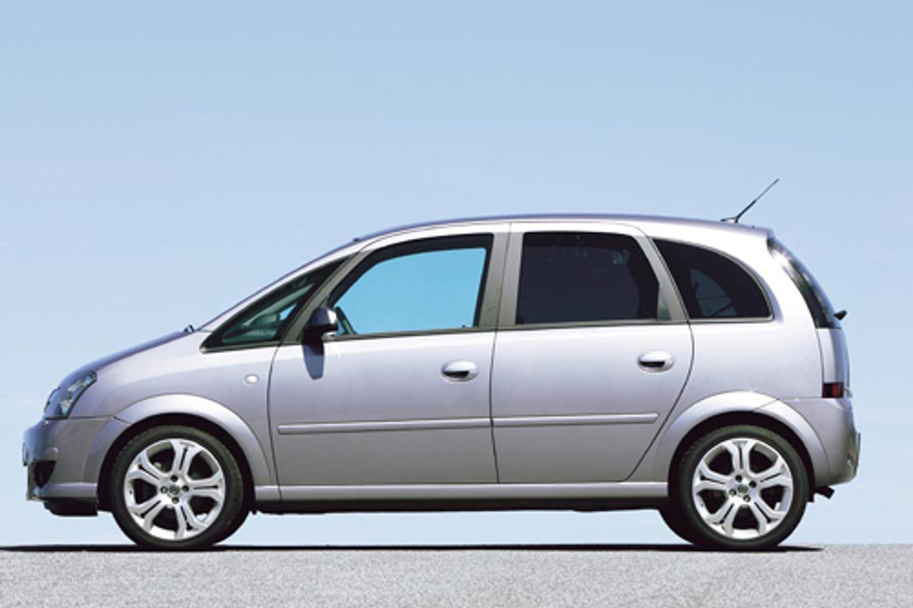 Skoda Roomster, Nissan Note, Renault Kangoo, Opel Meriva - Małe nie musi być ciasne!