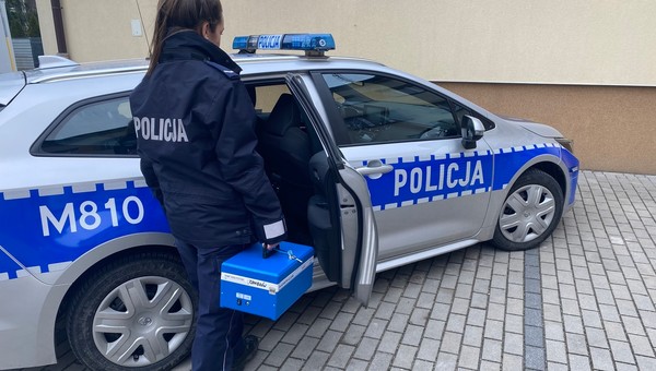 Policja pochwaliła się nowym sprzętem. Do czego służy "niebieskie pudełko"?