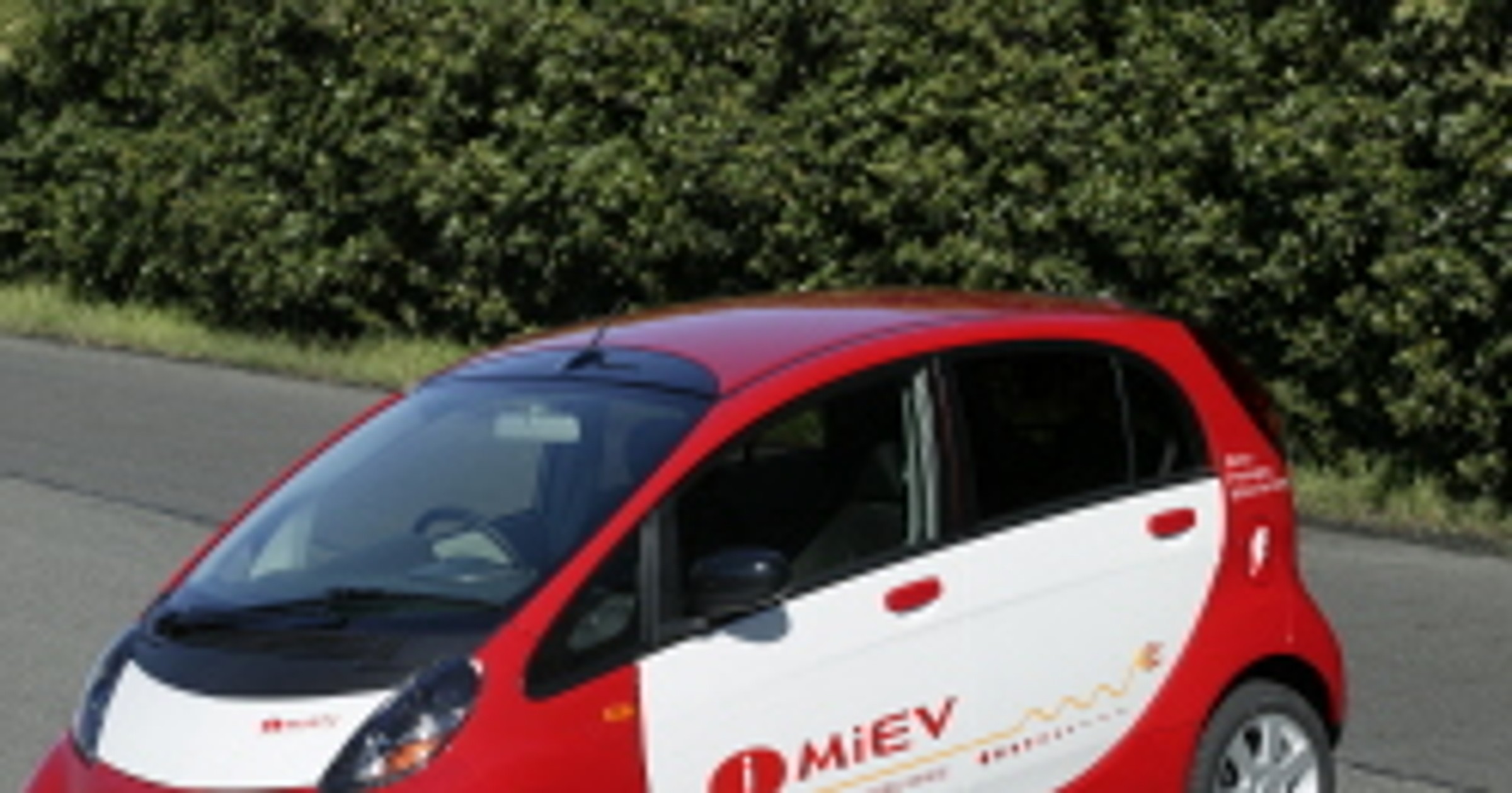 Genewa 2008: Mitsubishi i-EV czyli zielony ambasador ziemi (wideo)