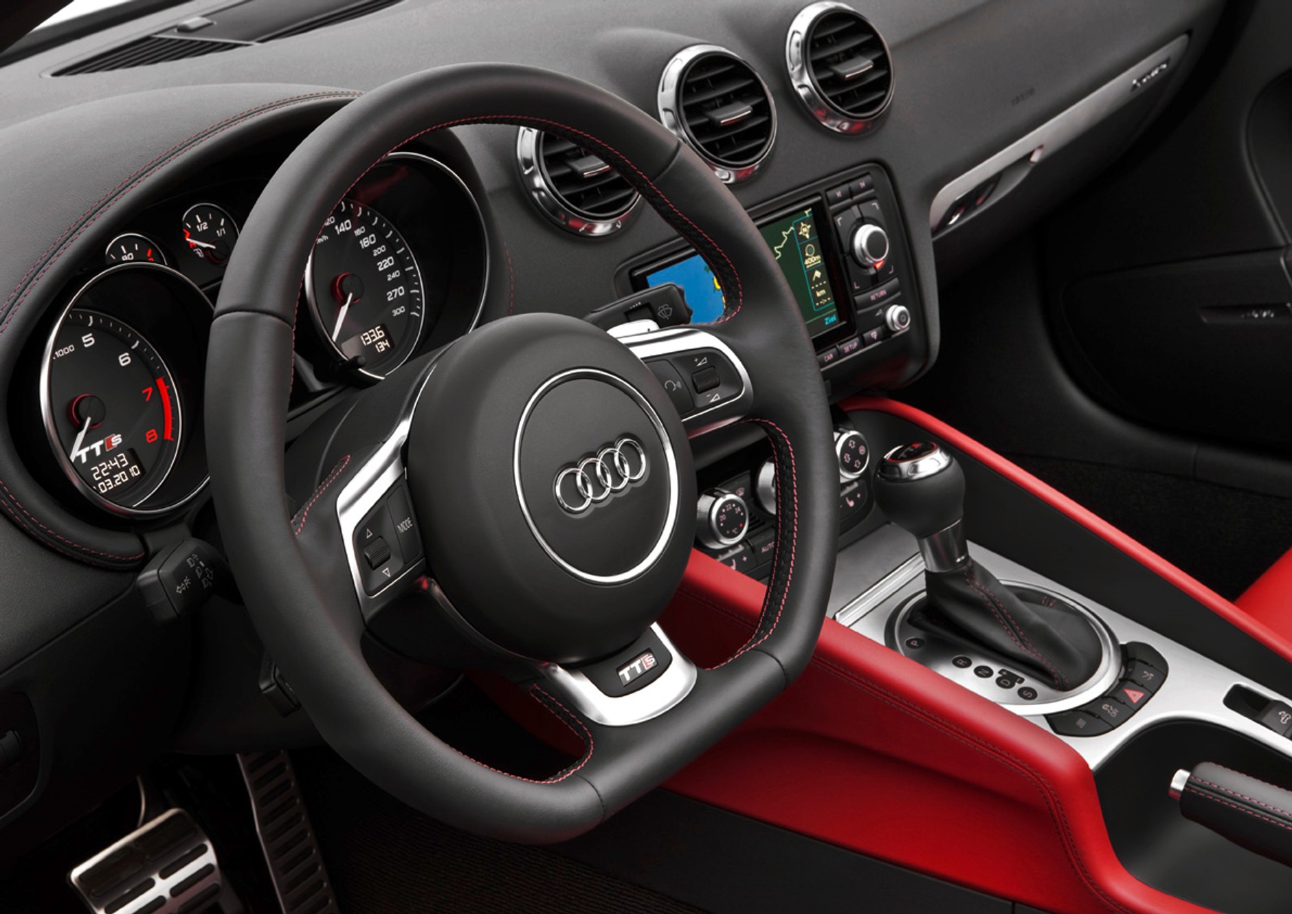 AMI 2010: Audi TT po wiosennym faceliftingu