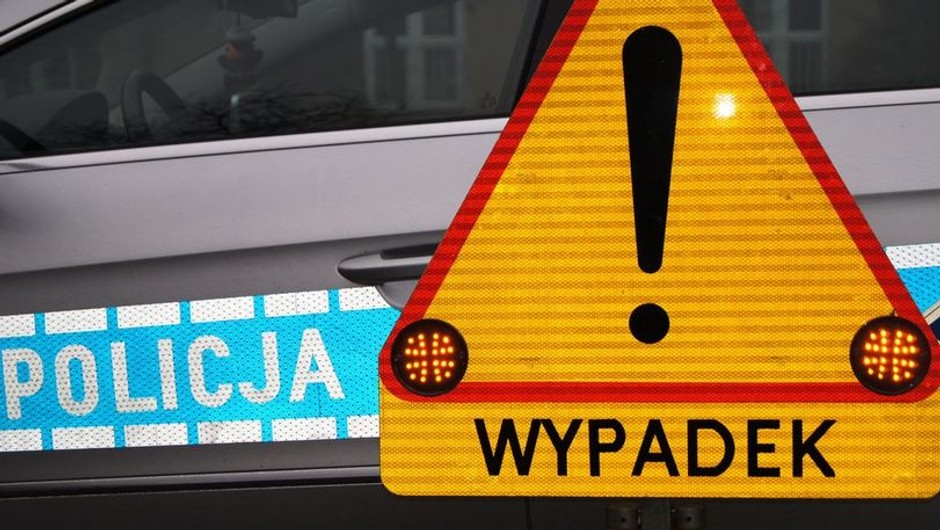 Obraz pochodzący z serwisu https://mazowiecka.policja.gov.pl/wra/aktualnosci/98619,Zderzenie-3-pojazdow-w-Wielogorze.html