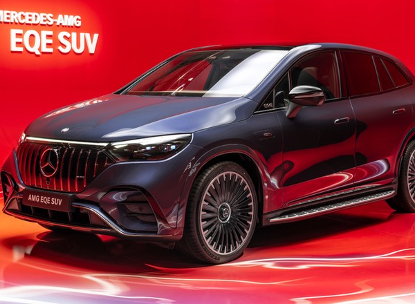 Wszechstronność i sportowy pazur. Nowy SUV Mercedes-AMG EQE