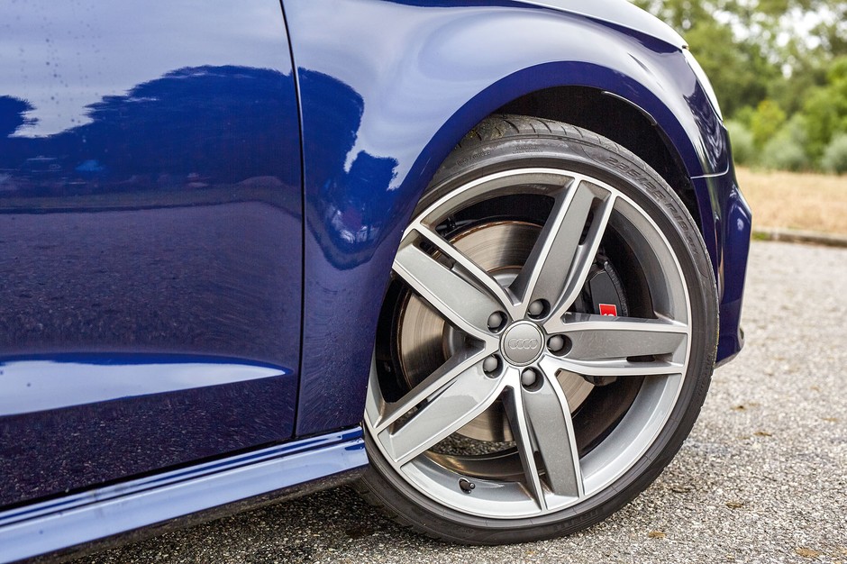 Audi S3 Sportback kontra Mini JCW Clubman - stylowe zabawki