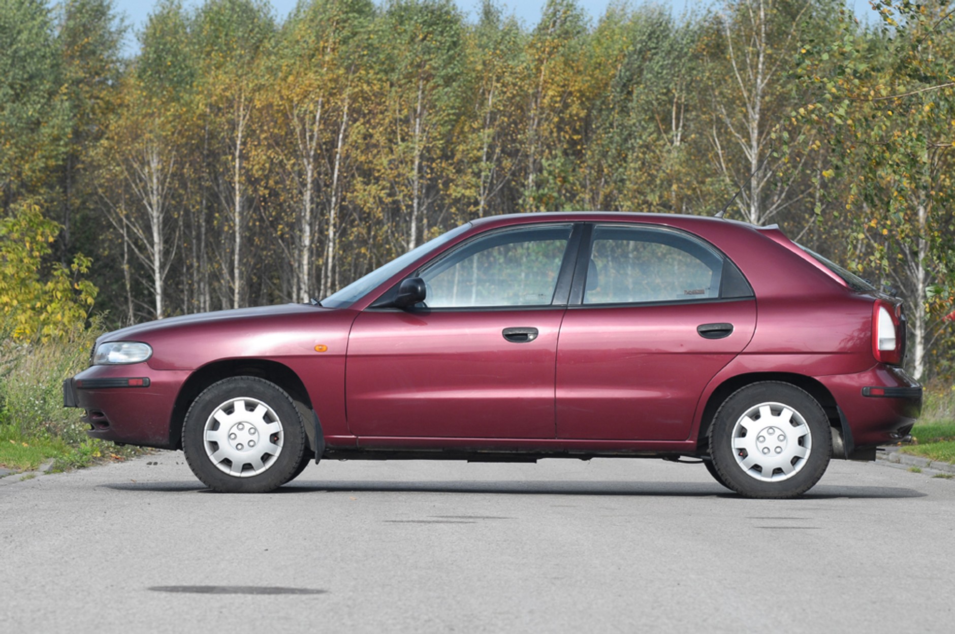 Daewoo Nubira hatchback - Niepraktyczna, ale tania
