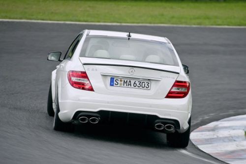 Mercedes C63 AMG 2011 lifting