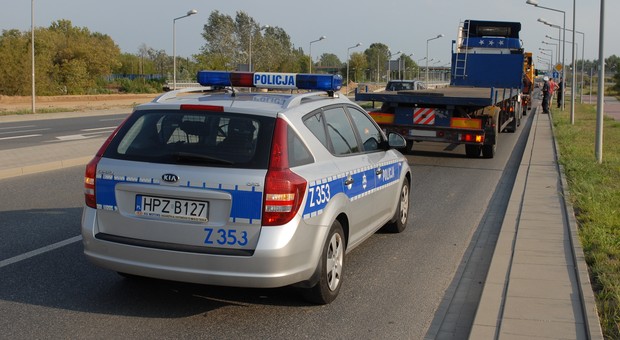 Policja „bierze się” za ciężarówki i busy – wzmożone kontrole w całym kraju