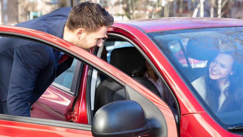 Wzrost kosztów paliwa skłonił wielu kierowców do zainteresowania się carpoolingiem