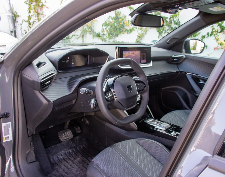 Peugeot e-2008