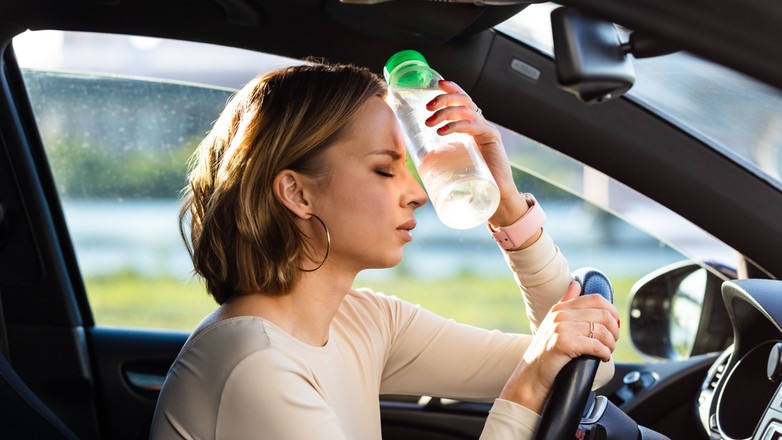 Upał w samochodzie - zdjęcie ilustracyjne