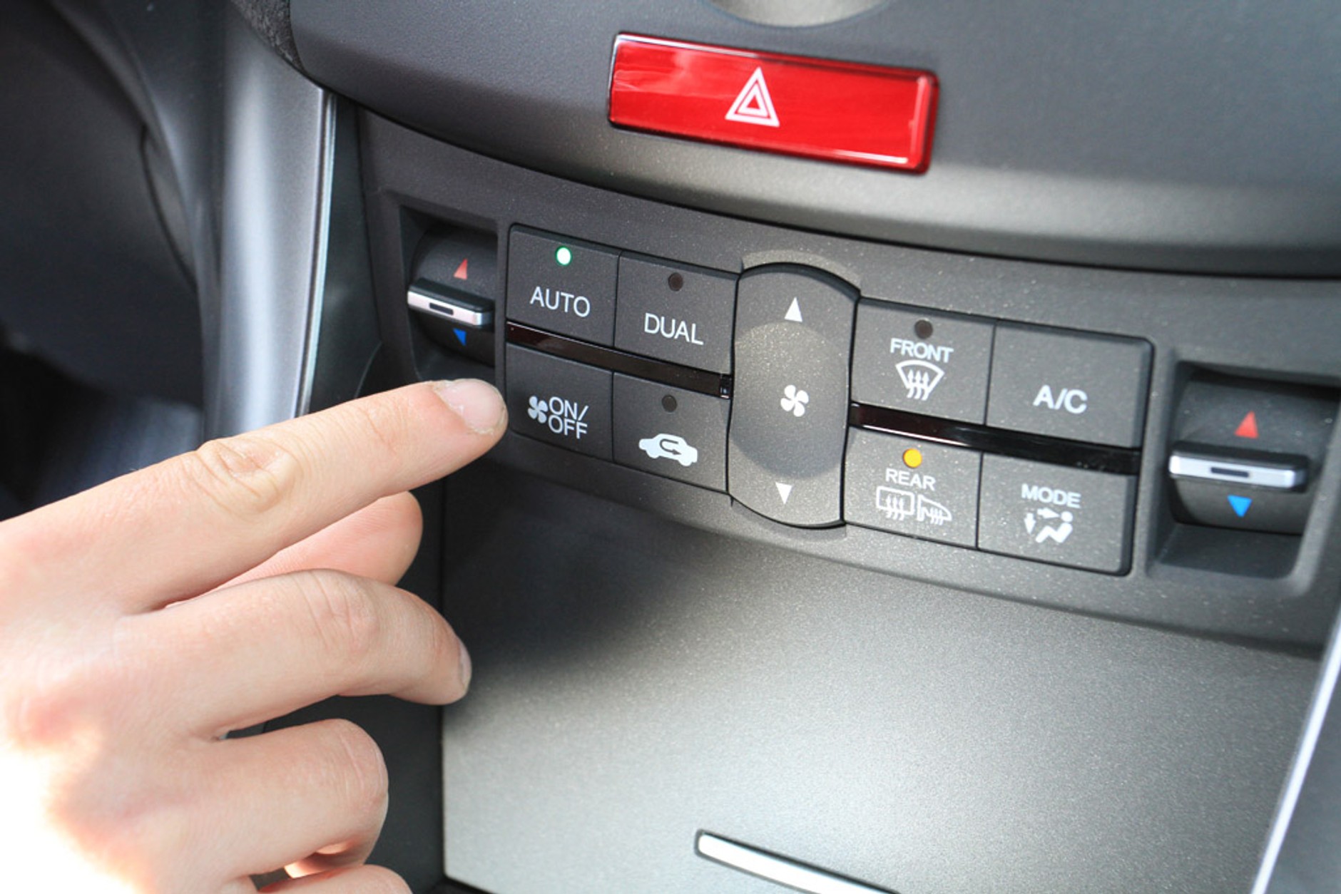 Honda Accord 2.4: na przekór modzie