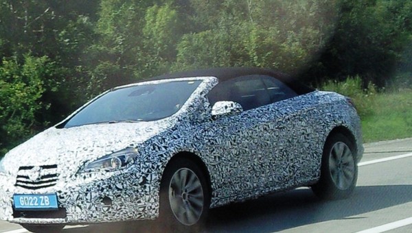 Opel Astra IV Cabrio wyszpiegowany