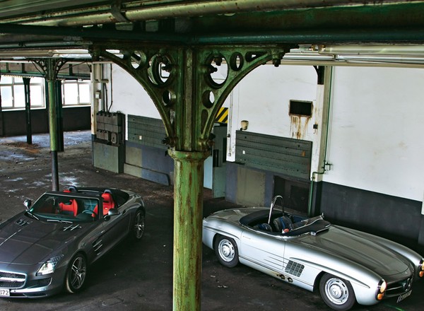 Mercedesy SLS AMG Roadster i 300 SLS: rodzinne spotkanie