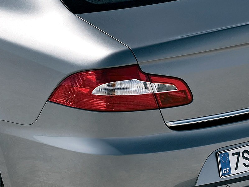 Škoda Superb: pierwsze zdjęcia wnętrza i dane techniczne