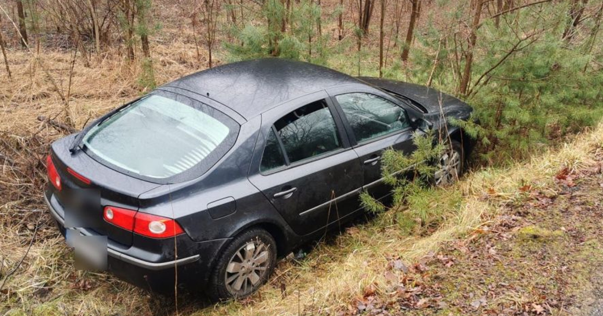Zaczął uciekać przed policją. Kluczyki zabrał rodzicom