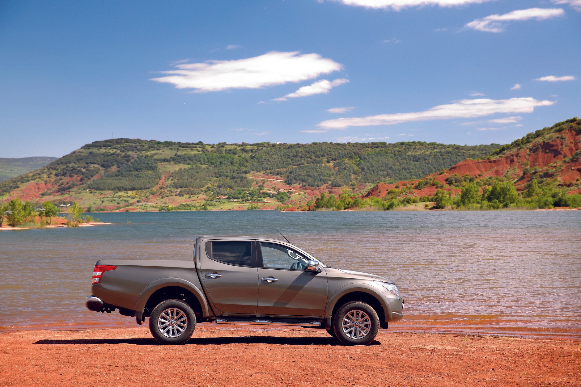 Mitsubishi-L200