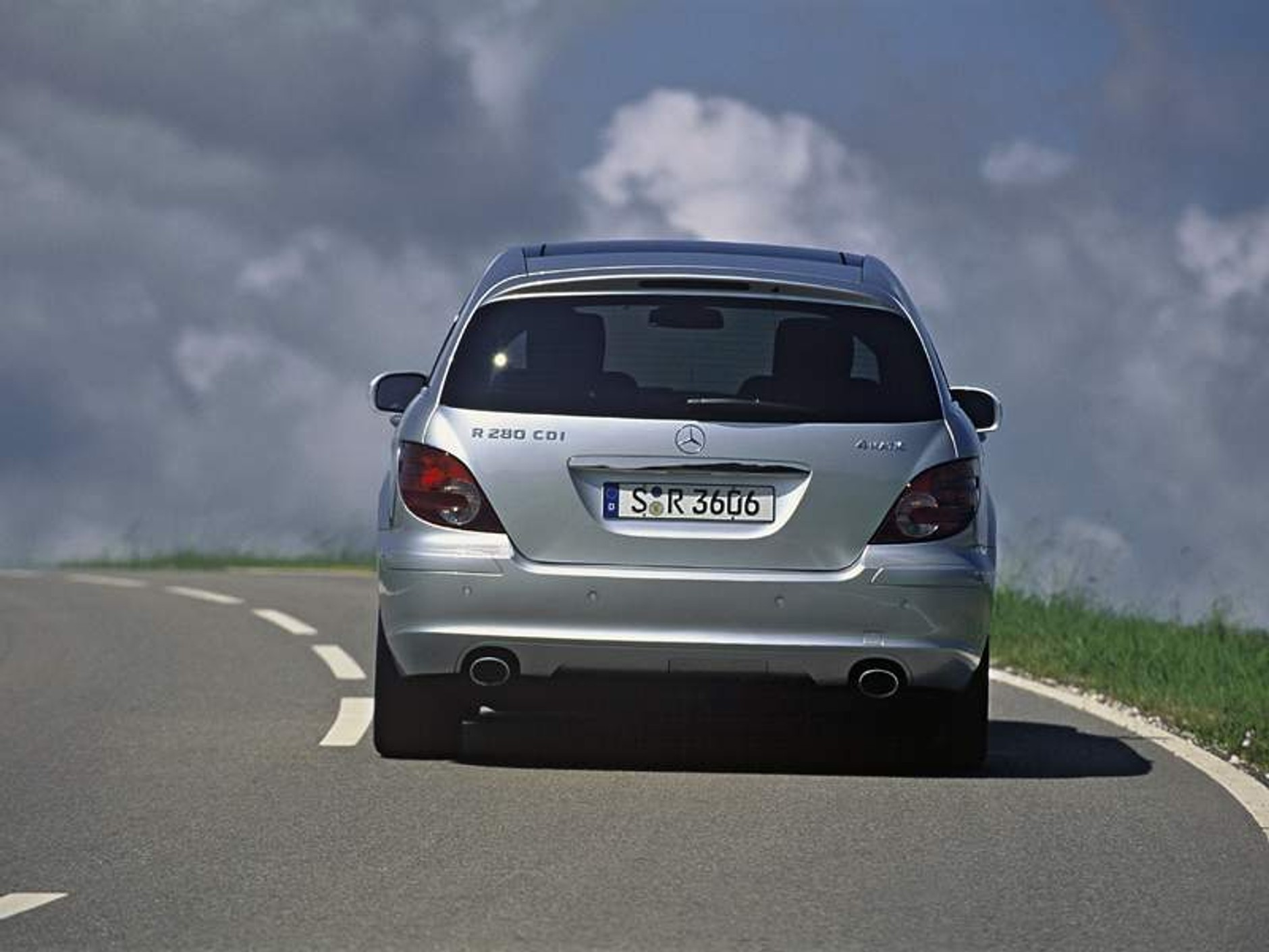 Mercedes-Benz R: dwa nowe modele i podwyższenie komfortu