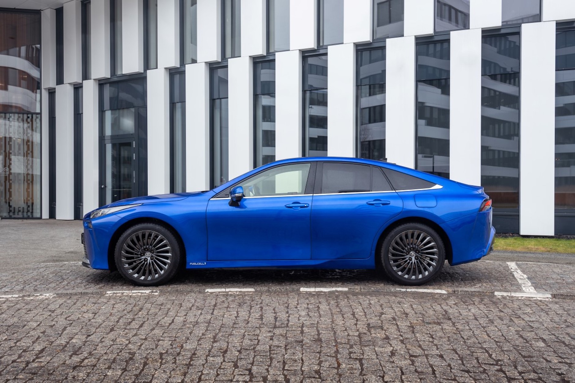 Toyota Mirai 2023 r.