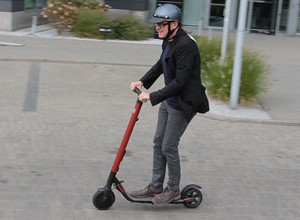 Hulajnogi elektryczne i UTO - Sejm uchwalił nowelizację ustawy. Co się zmieni?