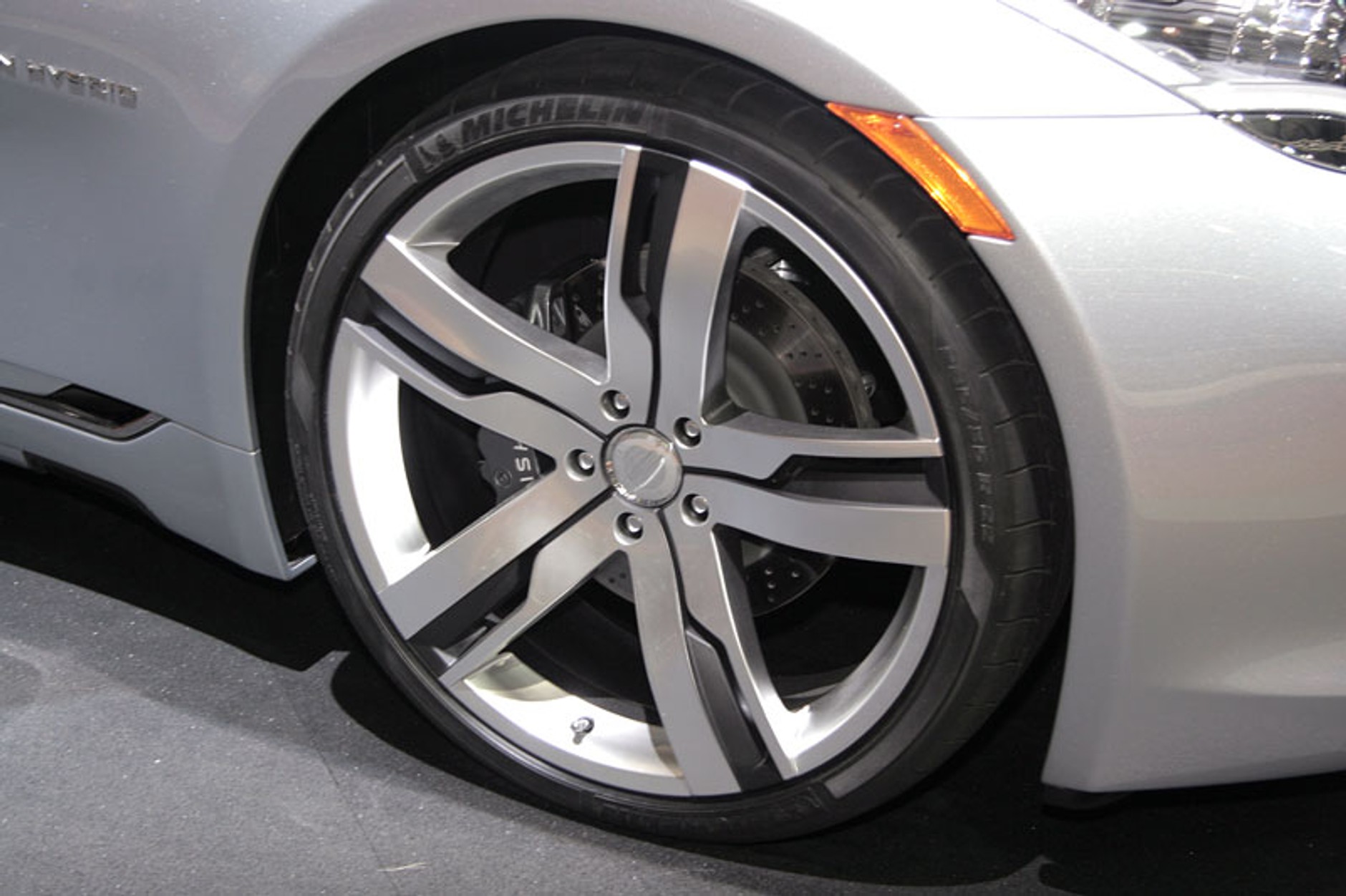 Genewa 2009: parada sportu i tuningu (fotogaleria)