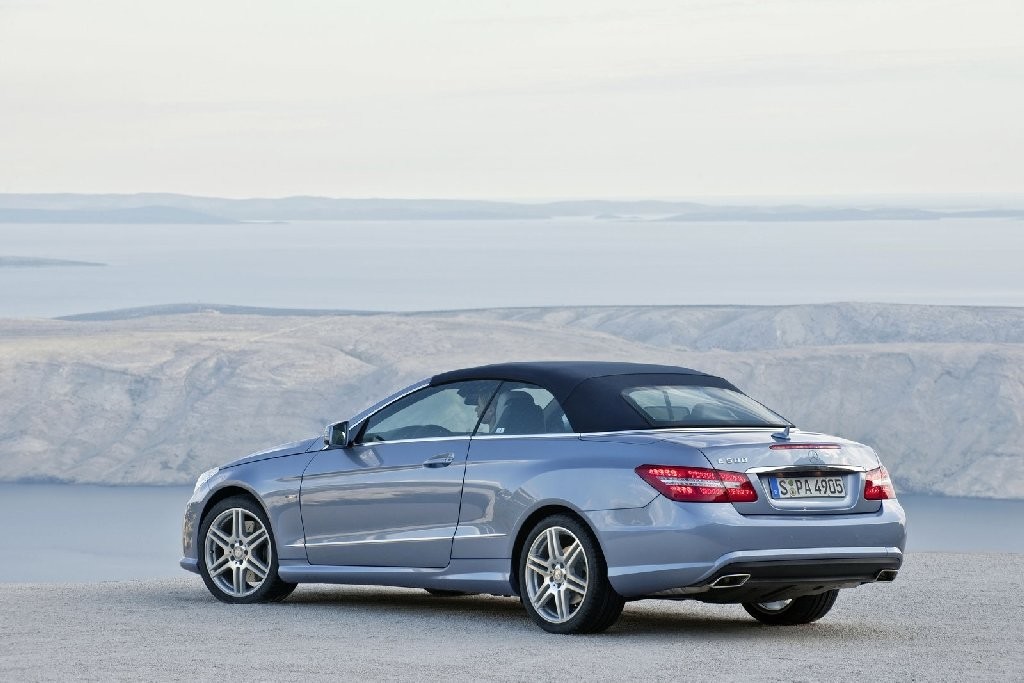 Mercedes E-klasa Cabrio - Następca modelu CLK