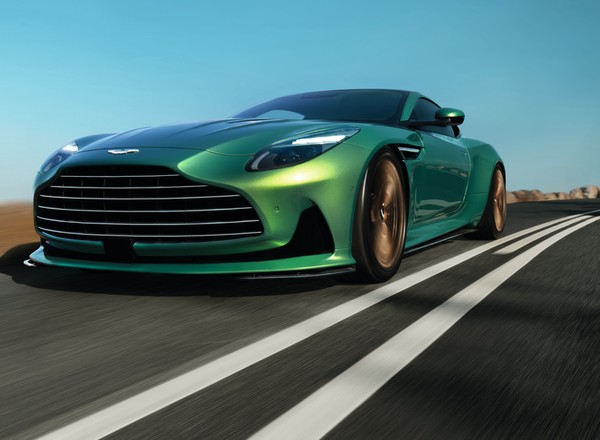 Aston Martin DB12. Pierwszy na świecie super tourer zaprezentowany