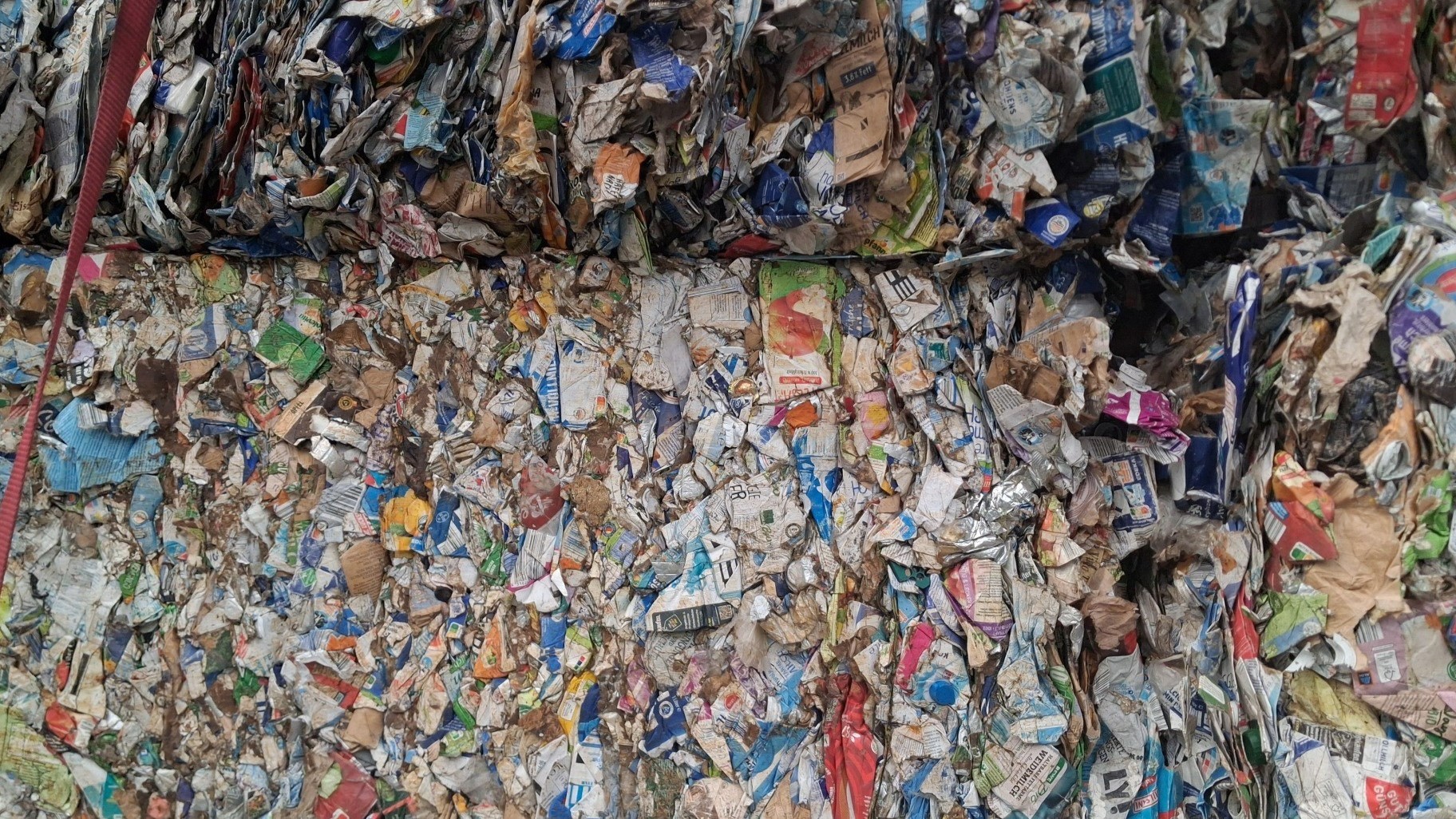 Nielegalne odpady w ciężarówce jadącej z Niemiec