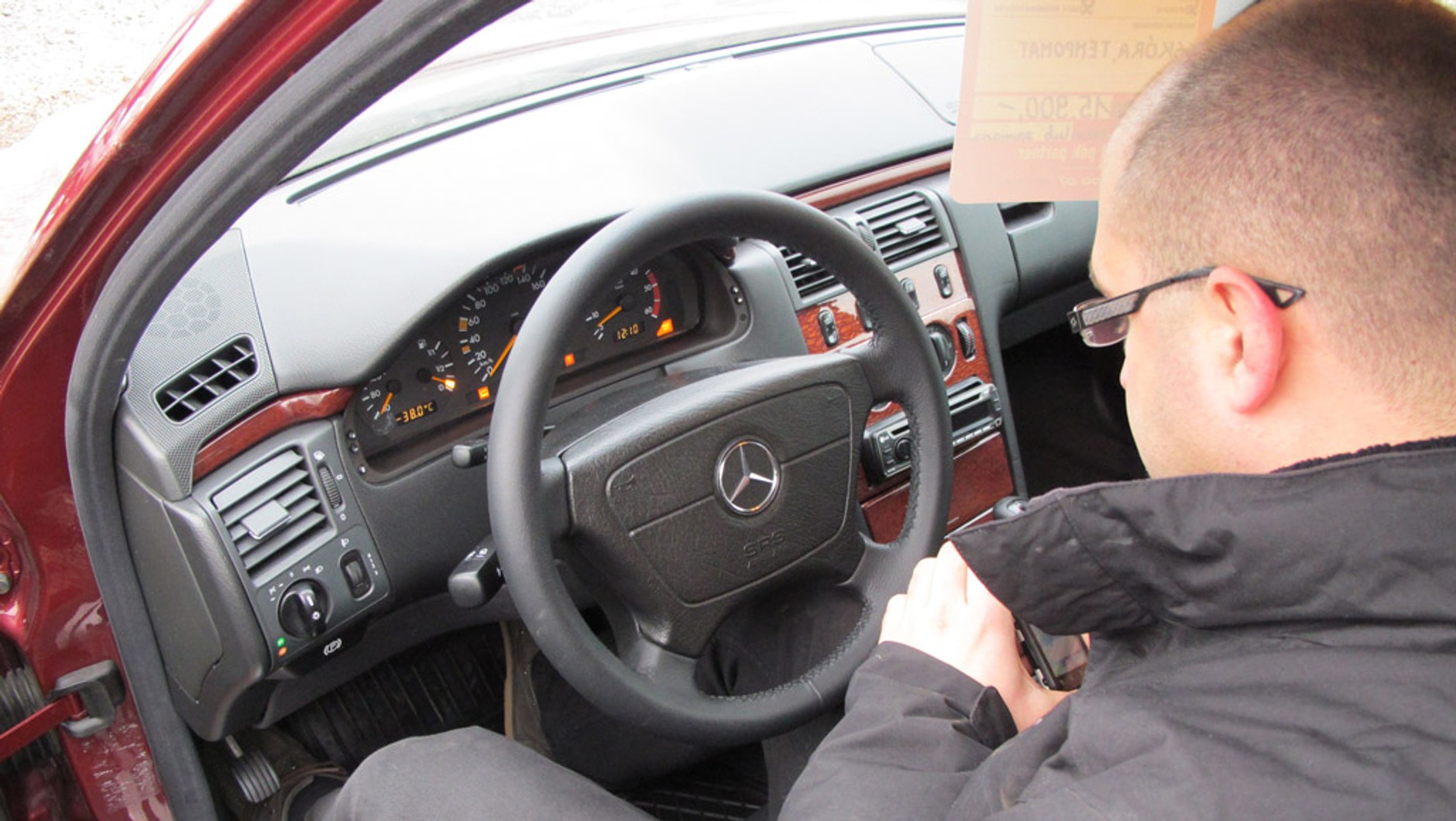 Kupno Mercedesa W210: zobacz, jak nie wejść na minę