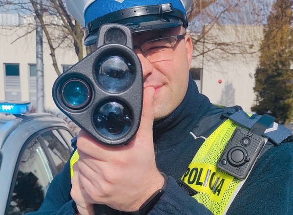 Odpowiedź zatrzymanego kierowcy rozbroiła policjantów