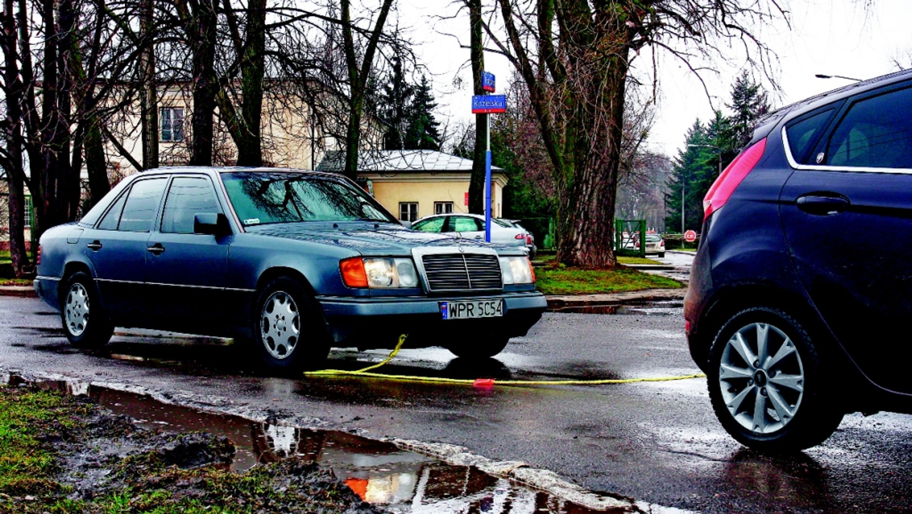 Na holu giętkim wymagane jest widoczne oznaczenie