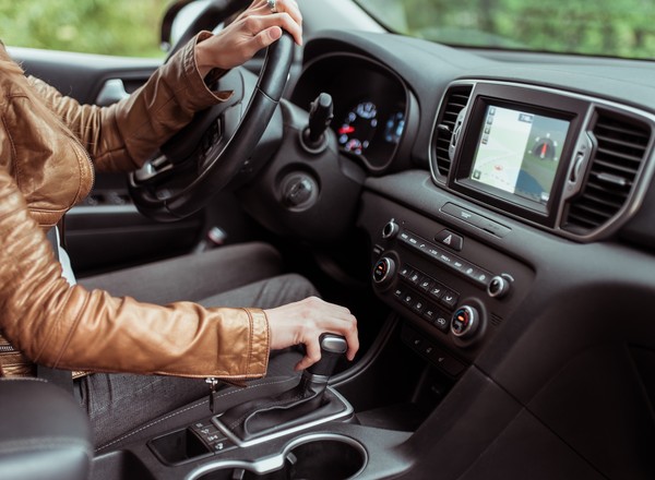 Przejechałeś zjazd z autostrady? Nie cofaj! Oto, co za to grozi