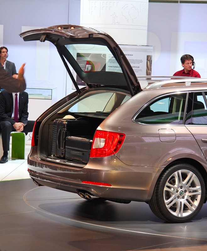 IAA Frankfurt 2009: 81 premier światowych, 753 wystawców z 30 krajów (fotogaleria I.)