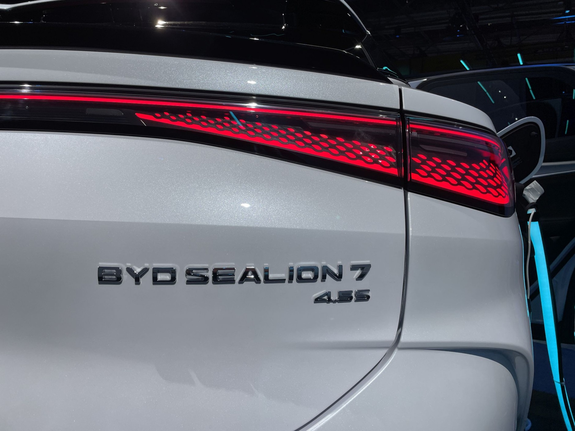 BYD Sealion 7