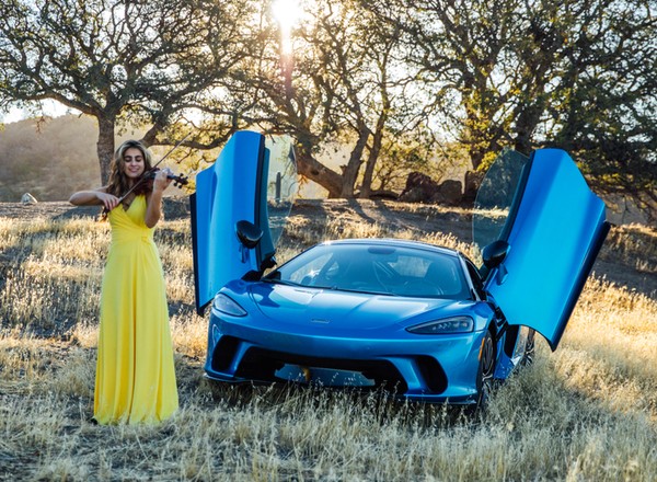 McLaren stworzył świąteczny film. Uraczy zmysły i przypomni o lecie