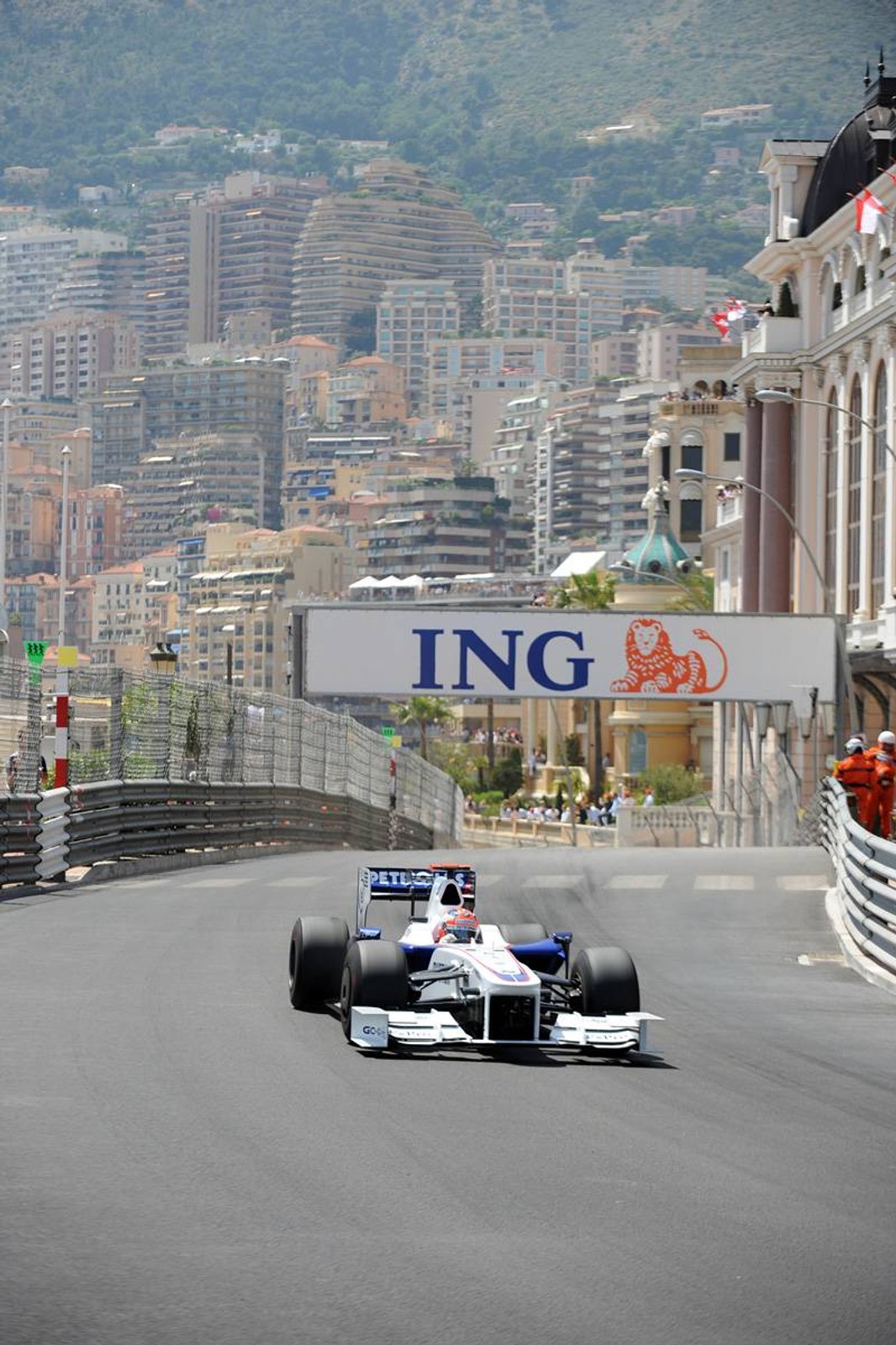 Grand Prix Monaco 2009: Button królem, Kubica w garażu (fotogaleria)